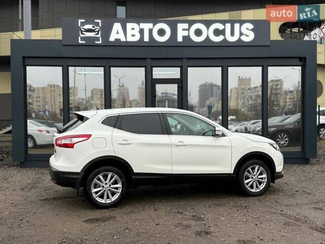Белый Ниссан Кашкай, объемом двигателя 1.2 л и пробегом 158 тыс. км за 14990 $, фото 5 на Automoto.ua