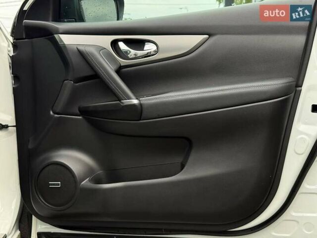 Білий Ніссан Кашкай, об'ємом двигуна 1.6 л та пробігом 114 тис. км за 20897 $, фото 42 на Automoto.ua