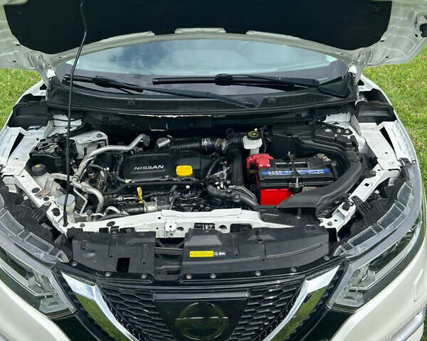 Белый Ниссан Кашкай, объемом двигателя 1.6 л и пробегом 123 тыс. км за 18200 $, фото 30 на Automoto.ua