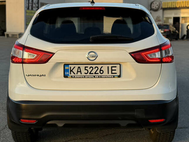 Белый Ниссан Кашкай, объемом двигателя 1.2 л и пробегом 150 тыс. км за 11700 $, фото 8 на Automoto.ua
