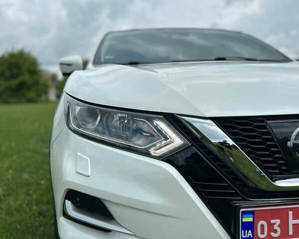 Белый Ниссан Кашкай, объемом двигателя 1.6 л и пробегом 123 тыс. км за 18200 $, фото 8 на Automoto.ua