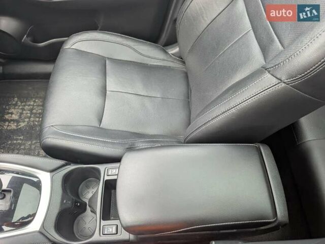 Белый Ниссан Кашкай, объемом двигателя 1.6 л и пробегом 132 тыс. км за 16500 $, фото 40 на Automoto.ua