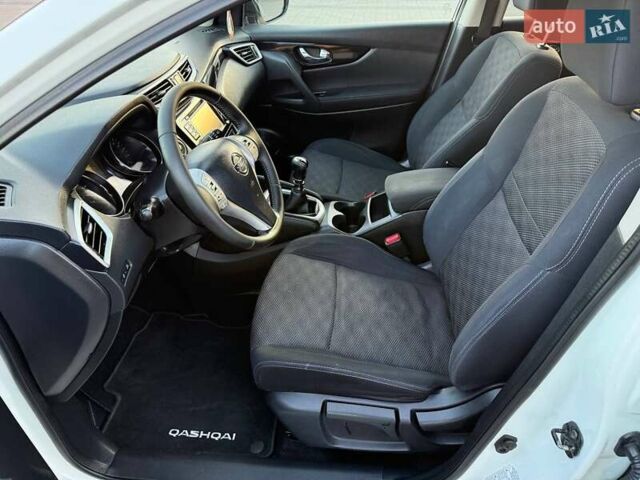 Белый Ниссан Кашкай, объемом двигателя 1.5 л и пробегом 213 тыс. км за 15900 $, фото 11 на Automoto.ua