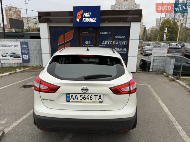 Белый Ниссан Кашкай, объемом двигателя 1.2 л и пробегом 48 тыс. км за 17700 $, фото 5 на Automoto.ua