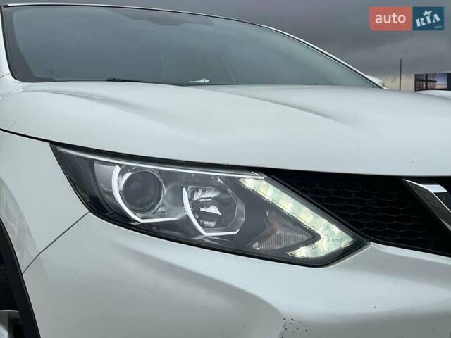 Білий Ніссан Кашкай, об'ємом двигуна 1.6 л та пробігом 216 тис. км за 16990 $, фото 12 на Automoto.ua