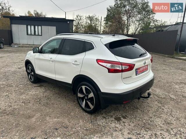 Белый Ниссан Кашкай, объемом двигателя 1.5 л и пробегом 275 тыс. км за 16700 $, фото 7 на Automoto.ua