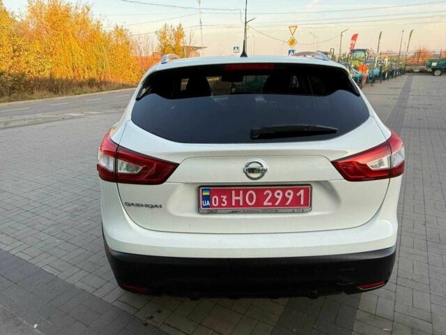 Белый Ниссан Кашкай, объемом двигателя 1.5 л и пробегом 213 тыс. км за 15900 $, фото 5 на Automoto.ua