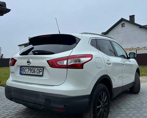 Білий Ніссан Кашкай, об'ємом двигуна 1.6 л та пробігом 136 тис. км за 17000 $, фото 4 на Automoto.ua