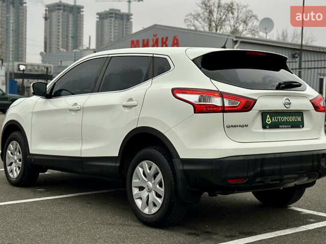 Білий Ніссан Кашкай, об'ємом двигуна 1.2 л та пробігом 56 тис. км за 14777 $, фото 6 на Automoto.ua