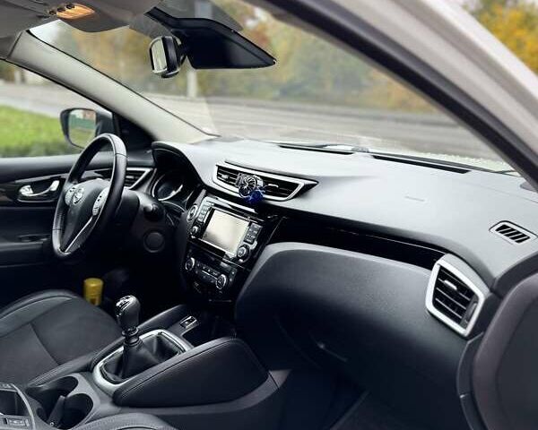 Білий Ніссан Кашкай, об'ємом двигуна 1.46 л та пробігом 168 тис. км за 16500 $, фото 16 на Automoto.ua