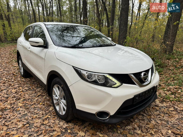 Білий Ніссан Кашкай, об'ємом двигуна 1.6 л та пробігом 137 тис. км за 14900 $, фото 4 на Automoto.ua