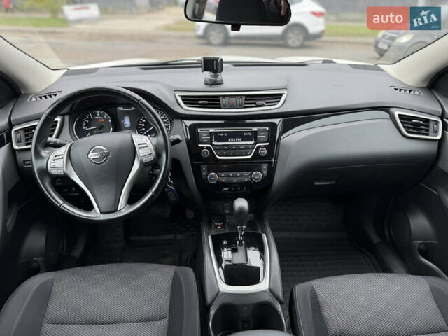 Белый Ниссан Кашкай, объемом двигателя 1.2 л и пробегом 48 тыс. км за 17700 $, фото 24 на Automoto.ua