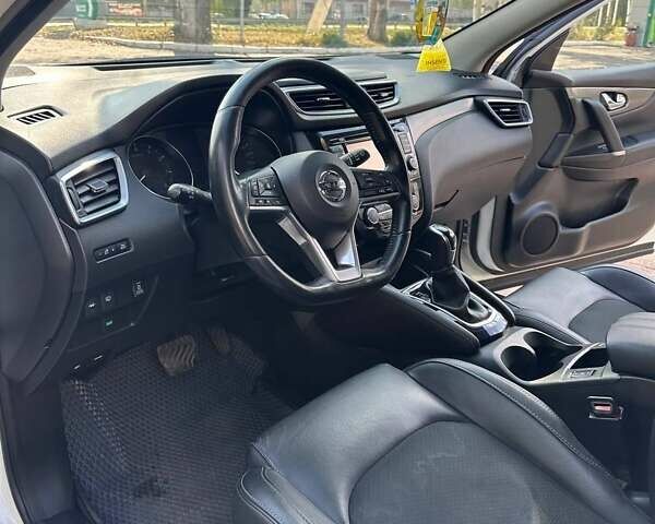 Білий Ніссан Кашкай, об'ємом двигуна 2 л та пробігом 98 тис. км за 19000 $, фото 14 на Automoto.ua