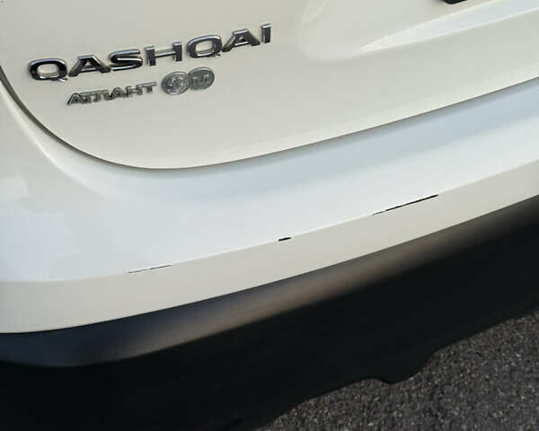 Белый Ниссан Кашкай, объемом двигателя 2 л и пробегом 148 тыс. км за 15000 $, фото 8 на Automoto.ua