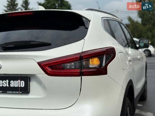 Білий Ніссан Кашкай, об'ємом двигуна 1.6 л та пробігом 114 тис. км за 20897 $, фото 11 на Automoto.ua