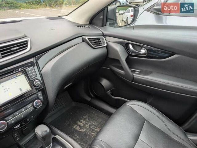 Белый Ниссан Кашкай, объемом двигателя 1.6 л и пробегом 132 тыс. км за 16500 $, фото 45 на Automoto.ua