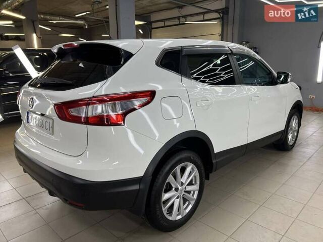 Белый Ниссан Кашкай, объемом двигателя 1.6 л и пробегом 140 тыс. км за 17999 $, фото 12 на Automoto.ua