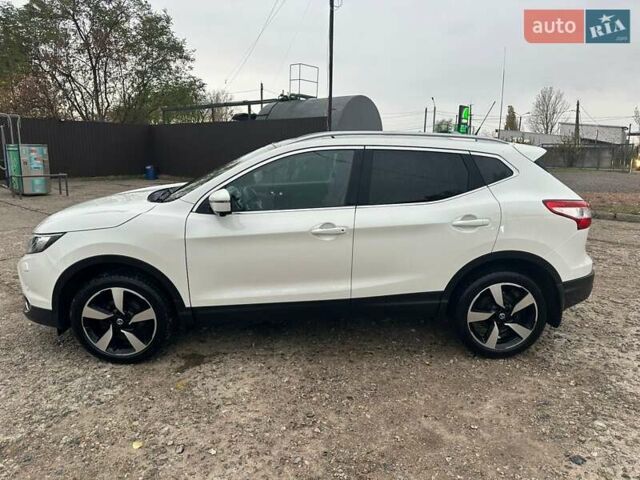 Белый Ниссан Кашкай, объемом двигателя 1.5 л и пробегом 275 тыс. км за 16700 $, фото 5 на Automoto.ua