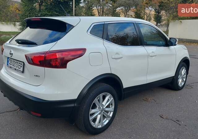 Белый Ниссан Кашкай, объемом двигателя 2 л и пробегом 53 тыс. км за 15250 $, фото 14 на Automoto.ua