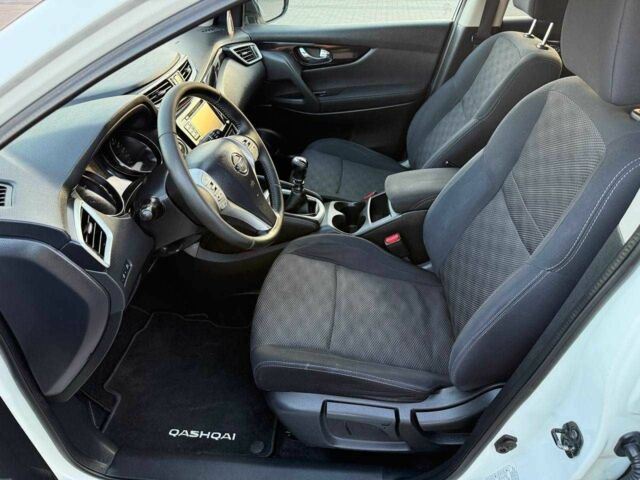 Белый Ниссан Кашкай, объемом двигателя 1.5 л и пробегом 213 тыс. км за 15900 $, фото 7 на Automoto.ua