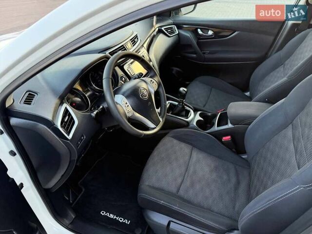 Белый Ниссан Кашкай, объемом двигателя 1.5 л и пробегом 213 тыс. км за 15900 $, фото 12 на Automoto.ua