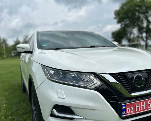 Белый Ниссан Кашкай, объемом двигателя 1.6 л и пробегом 123 тыс. км за 18200 $, фото 7 на Automoto.ua