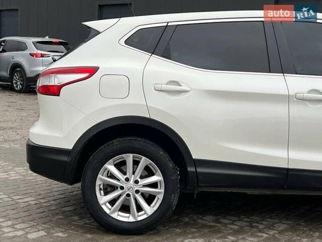Білий Ніссан Кашкай, об'ємом двигуна 1.6 л та пробігом 216 тис. км за 16990 $, фото 9 на Automoto.ua