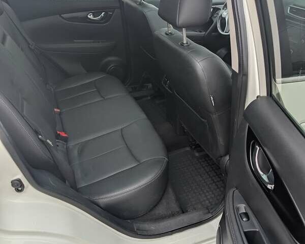 Белый Ниссан Кашкай, объемом двигателя 1.6 л и пробегом 132 тыс. км за 16500 $, фото 31 на Automoto.ua