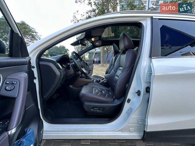 Белый Ниссан Кашкай, объемом двигателя 1.6 л и пробегом 95 тыс. км за 21900 $, фото 24 на Automoto.ua