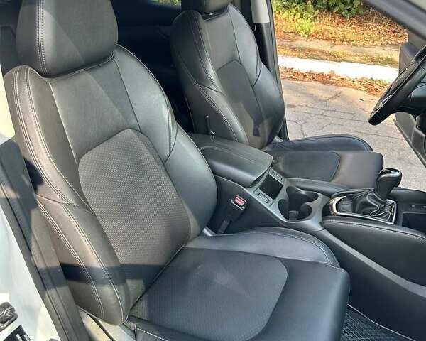 Білий Ніссан Кашкай, об'ємом двигуна 2 л та пробігом 98 тис. км за 19000 $, фото 11 на Automoto.ua