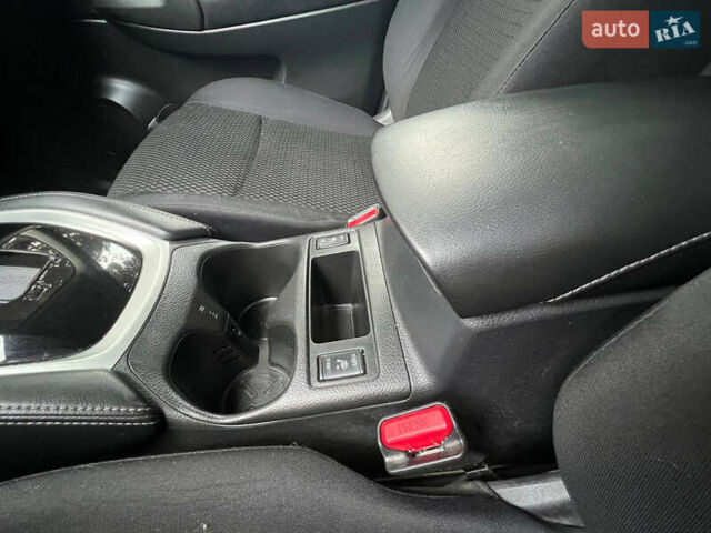 Білий Ніссан Кашкай, об'ємом двигуна 1.2 л та пробігом 71 тис. км за 14700 $, фото 8 на Automoto.ua