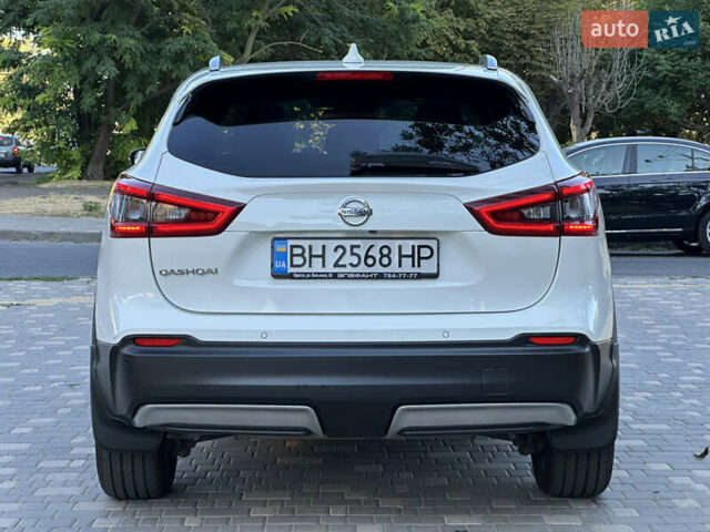 Белый Ниссан Кашкай, объемом двигателя 1.6 л и пробегом 95 тыс. км за 21900 $, фото 1 на Automoto.ua