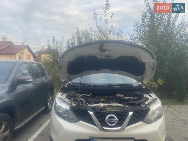 Білий Ніссан Кашкай, об'ємом двигуна 1.6 л та пробігом 210 тис. км за 17000 $, фото 2 на Automoto.ua