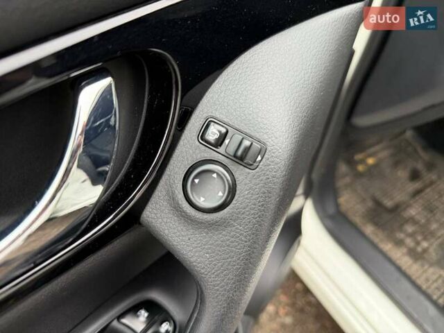 Белый Ниссан Кашкай, объемом двигателя 1.2 л и пробегом 158 тыс. км за 14990 $, фото 13 на Automoto.ua