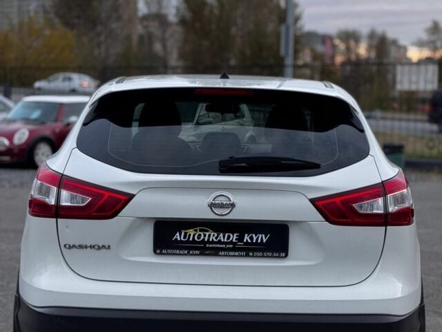 Белый Ниссан Кашкай, объемом двигателя 0 л и пробегом 68 тыс. км за 11650 $, фото 4 на Automoto.ua