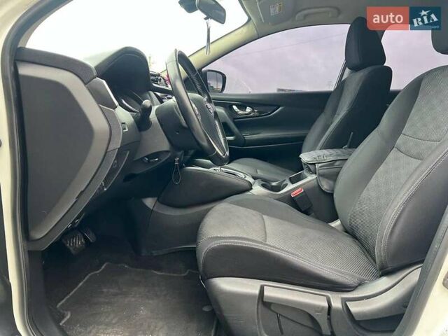 Білий Ніссан Кашкай, об'ємом двигуна 1.6 л та пробігом 216 тис. км за 16990 $, фото 18 на Automoto.ua