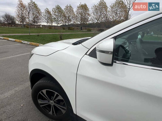 Білий Ніссан Кашкай, об'ємом двигуна 1.2 л та пробігом 71 тис. км за 14700 $, фото 4 на Automoto.ua
