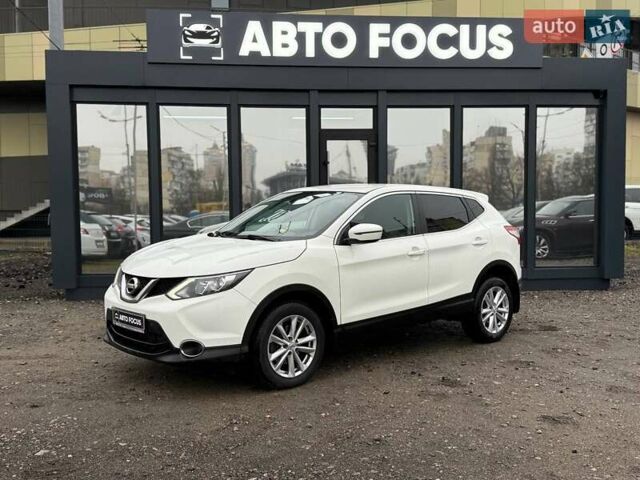 Белый Ниссан Кашкай, объемом двигателя 1.2 л и пробегом 158 тыс. км за 14990 $, фото 2 на Automoto.ua