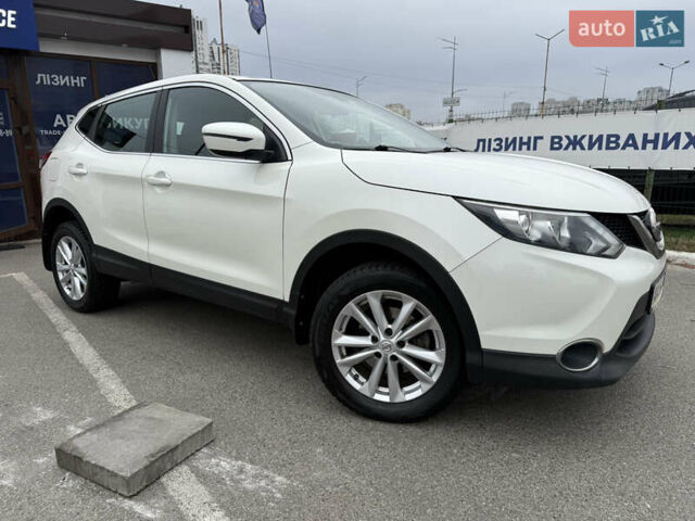 Белый Ниссан Кашкай, объемом двигателя 1.2 л и пробегом 48 тыс. км за 17700 $, фото 1 на Automoto.ua