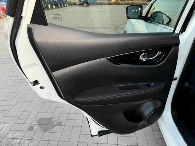 Белый Ниссан Кашкай, объемом двигателя 1.5 л и пробегом 213 тыс. км за 15900 $, фото 16 на Automoto.ua