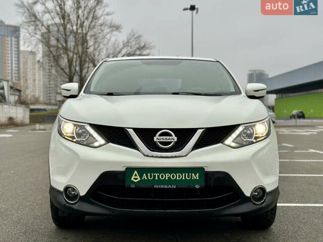 Білий Ніссан Кашкай, об'ємом двигуна 1.2 л та пробігом 56 тис. км за 14777 $, фото 2 на Automoto.ua