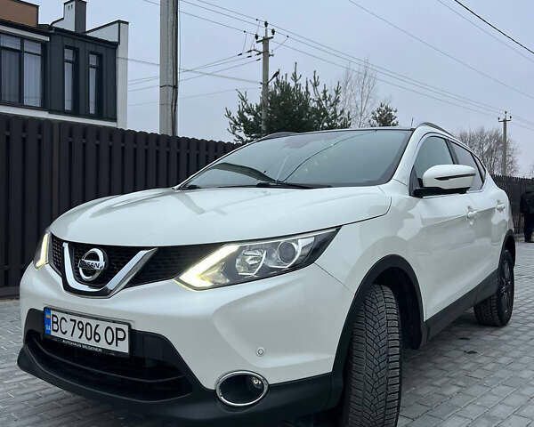 Білий Ніссан Кашкай, об'ємом двигуна 1.6 л та пробігом 136 тис. км за 17000 $, фото 2 на Automoto.ua