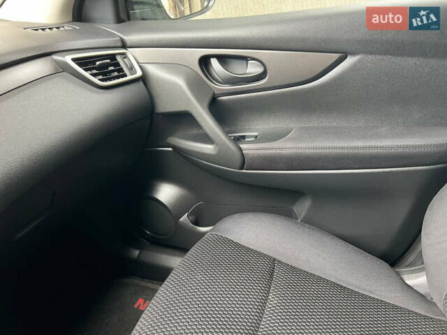 Білий Ніссан Кашкай, об'ємом двигуна 1.2 л та пробігом 71 тис. км за 14700 $, фото 14 на Automoto.ua