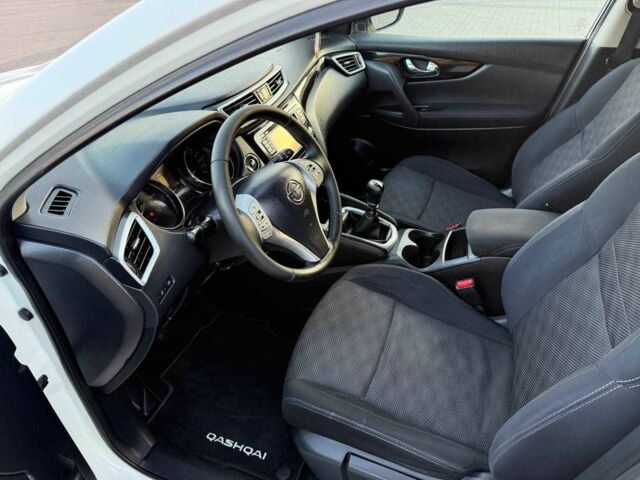 Белый Ниссан Кашкай, объемом двигателя 1.5 л и пробегом 213 тыс. км за 15900 $, фото 6 на Automoto.ua