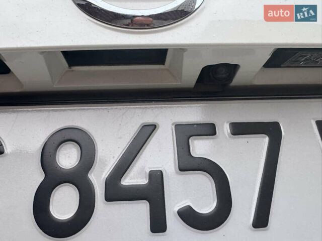 Білий Ніссан Кашкай, об'ємом двигуна 1.6 л та пробігом 204 тис. км за 16999 $, фото 3 на Automoto.ua