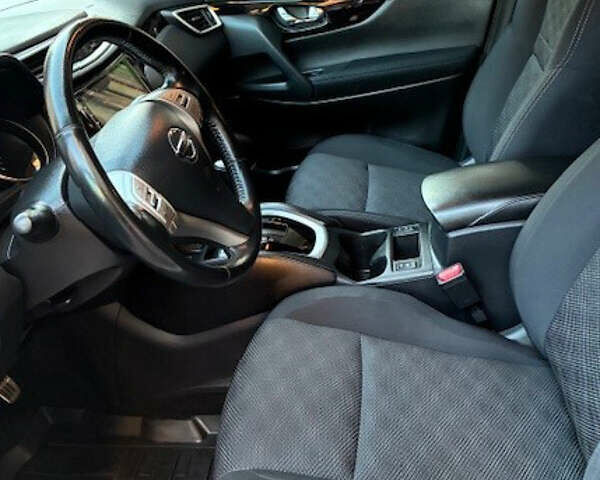 Белый Ниссан Кашкай, объемом двигателя 1.2 л и пробегом 102 тыс. км за 13500 $, фото 6 на Automoto.ua