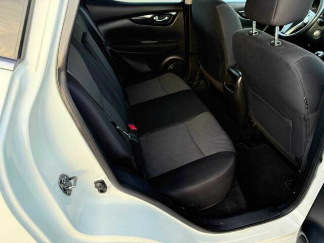 Белый Ниссан Кашкай, объемом двигателя 1.5 л и пробегом 213 тыс. км за 15900 $, фото 13 на Automoto.ua