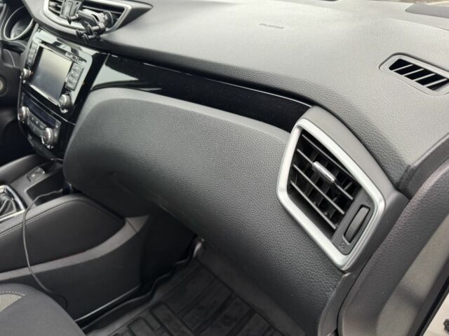 Білий Ніссан Кашкай, об'ємом двигуна 1.2 л та пробігом 92 тис. км за 11500 $, фото 13 на Automoto.ua