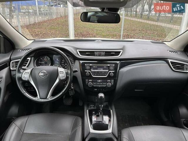 Білий Ніссан Кашкай, об'ємом двигуна 1.6 л та пробігом 160 тис. км за 15900 $, фото 12 на Automoto.ua