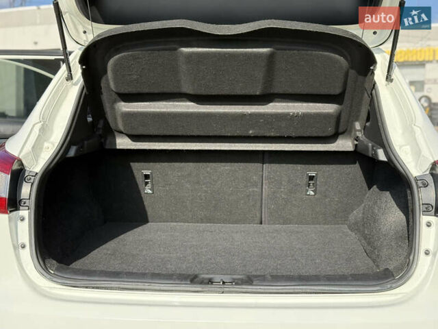 Белый Ниссан Кашкай, объемом двигателя 1.2 л и пробегом 150 тыс. км за 11700 $, фото 24 на Automoto.ua